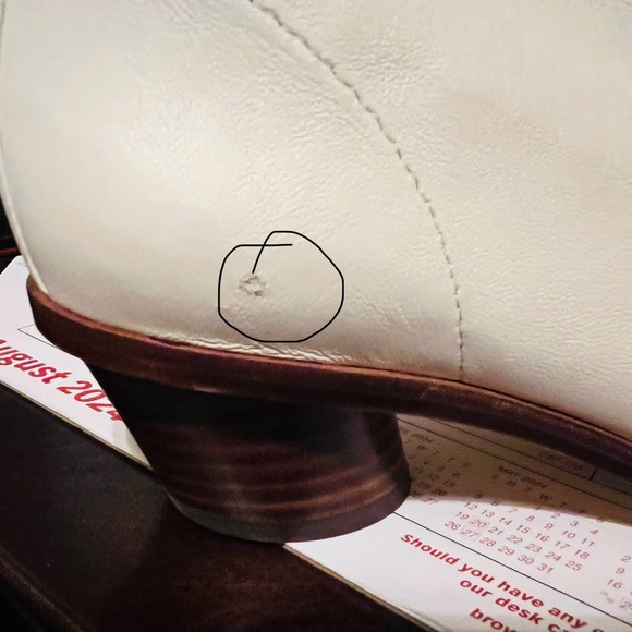 NIB: Via Spiga Women's Odette Milk Leather Booties Size 6.5 original box - Picture 8 of 11